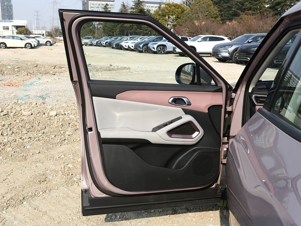 2025 BYD Yuan UP Image 17